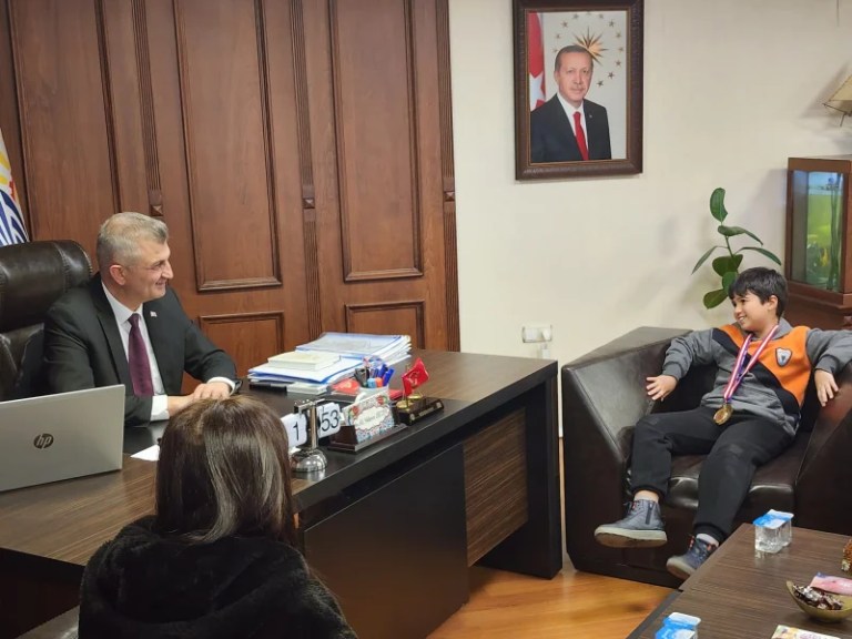 Gölcük’ün Gururu Sarp Arel Başkan Sezer’e Konuk Oldu!