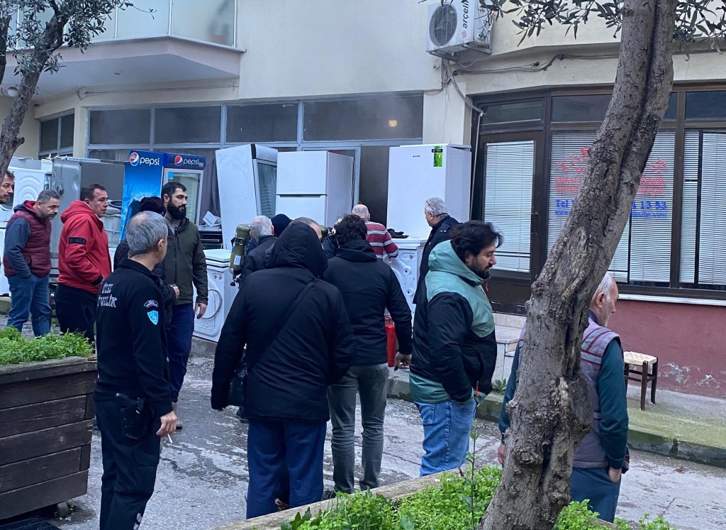Karamürsel’de İş Yeri Yangını Korkuttu!