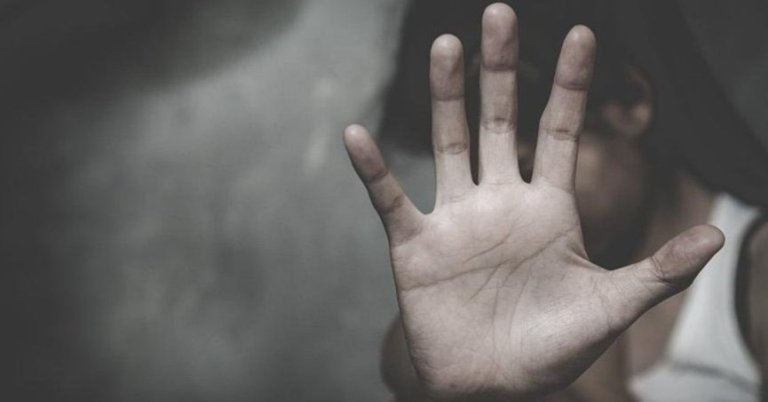 14 yaşındaki öğrencisini iki yıl boyunca istismar etti