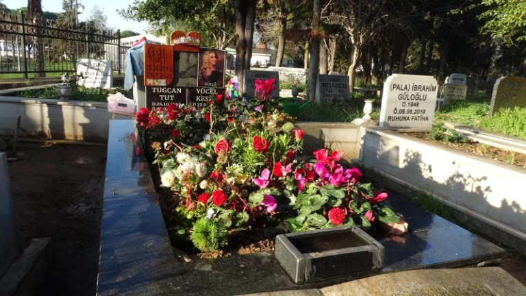 Tuzla’da Güllü’nün Mezarı Güllerle Donatıldı!