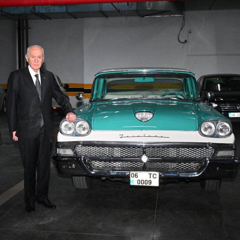 Devlet Bahçeli’den Dikkat Çeken Jest!