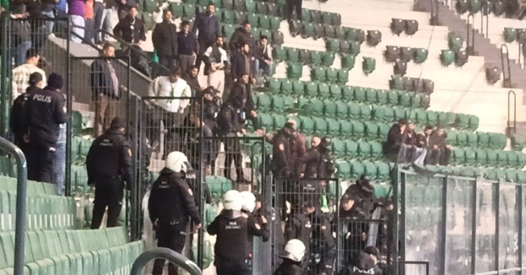 1 polisin yaralandığı maçta 7 kişi gözaltına alındı