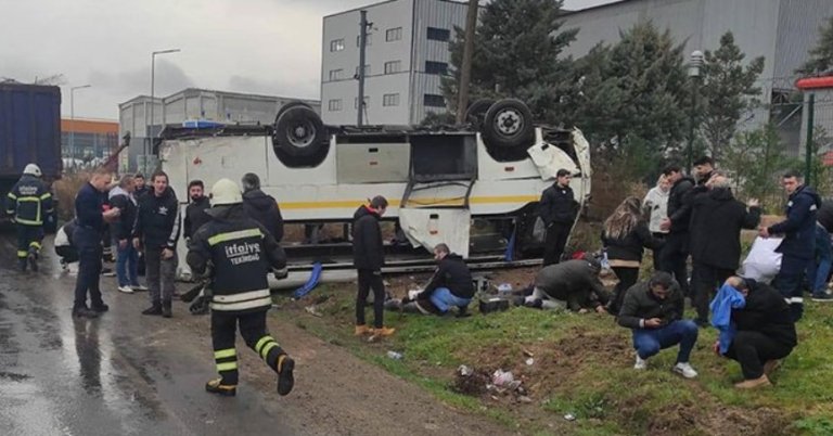 Fabrika servisi kaza yaptı: 25 yaralı