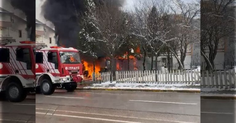 Prefabrik ev alev alev yandı
