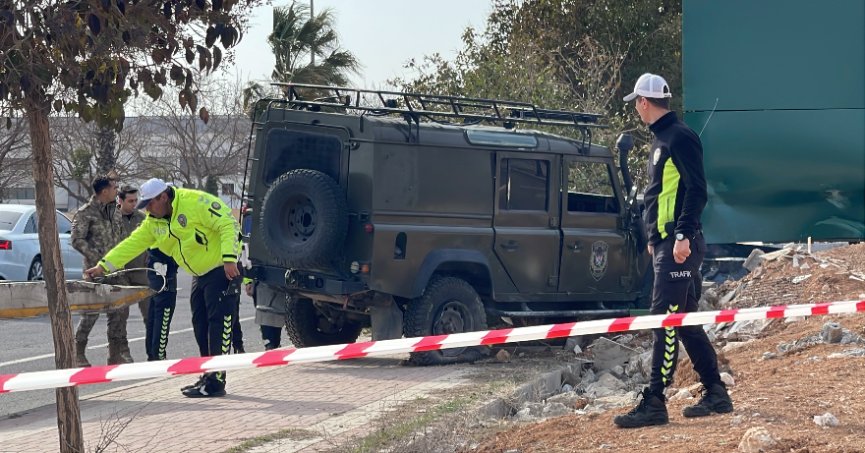 Özel harekat polislerini taşıyan zırhlı araç kaza yaptı: 6 yaralı