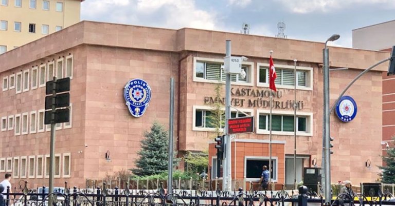 Hamile kadın evinde bıçaklanarak öldürüldü