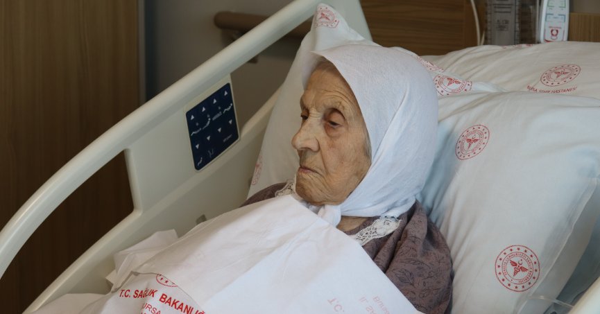 104 yaşındaki hasta, kapalı kalp ameliyatıyla sağlığına kavuştu