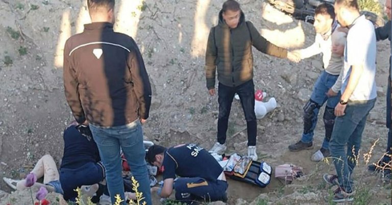 Takla atan motosikletteki 2 kişi öldü