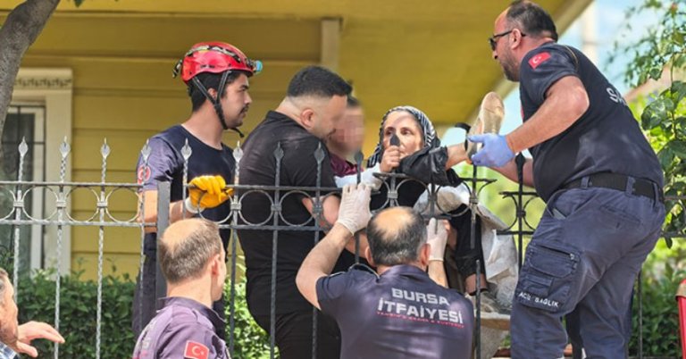 Bacağına saplanan korkuluk demiriyle hastaneye kaldırıldı