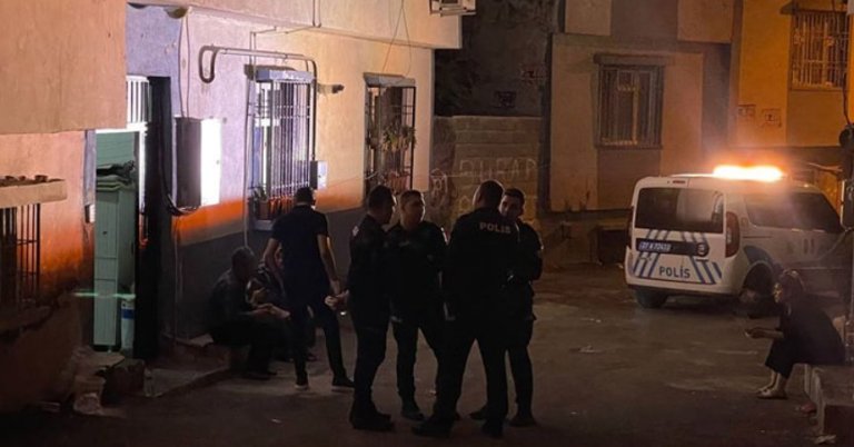 Anne ve kızı kilitli oldukları odada ölü bulundu
