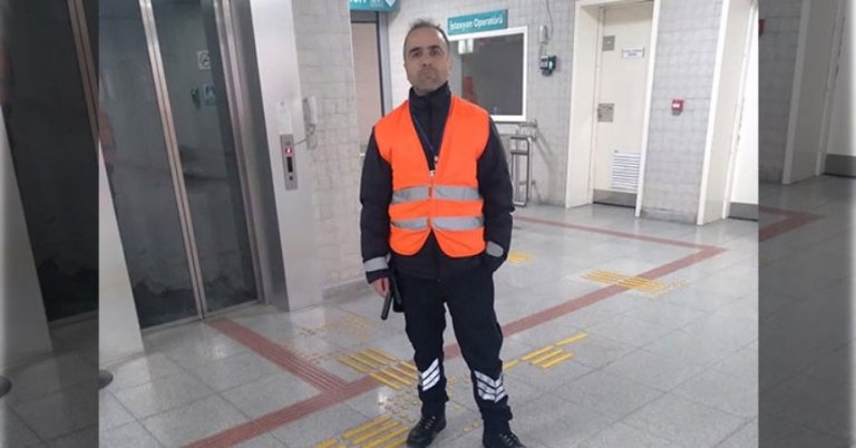 Trende sigara içtiği için kendisini uyaran güvenlik görevlisini öldürdü
