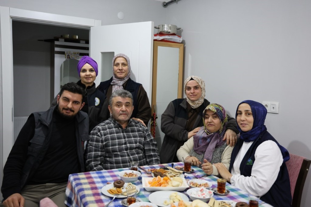 Kartepe’de Yalnızlıklar Paylaşılıyor!