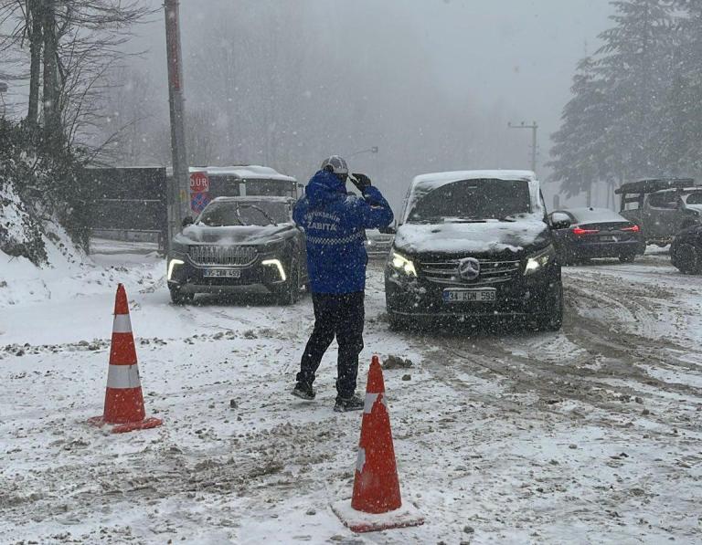 Kocaeli’de Zabıta Kar Kış Dinlemiyor!