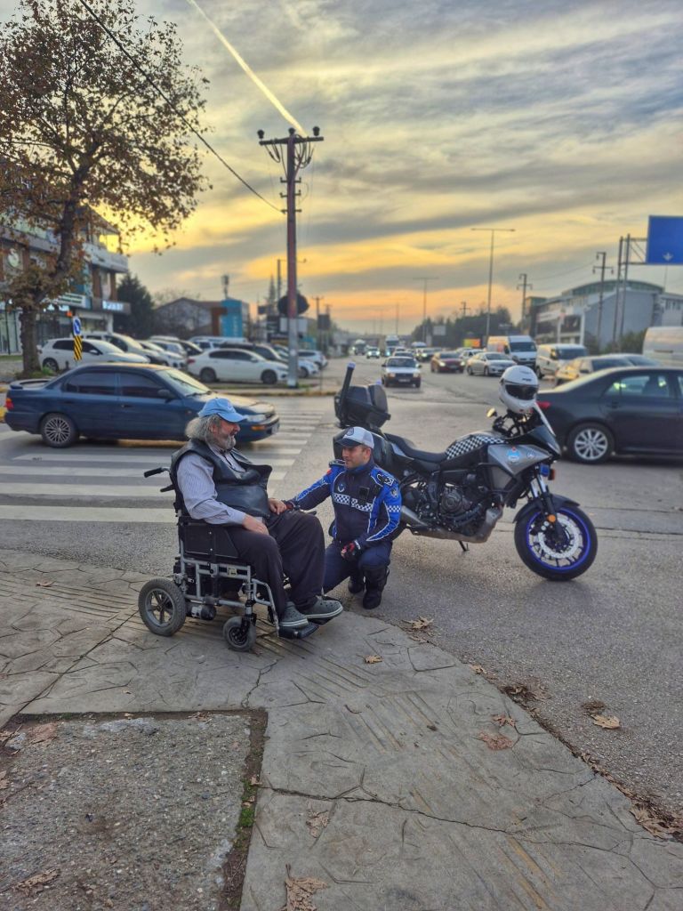 Kocaeli’nde Zabıta’dan Anlamlı Yardım!