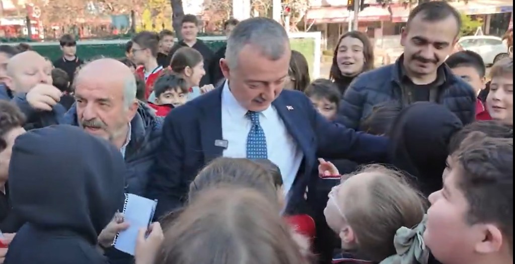 Başkan Büyükakın İzmit’te Okul Ziyaretinde!