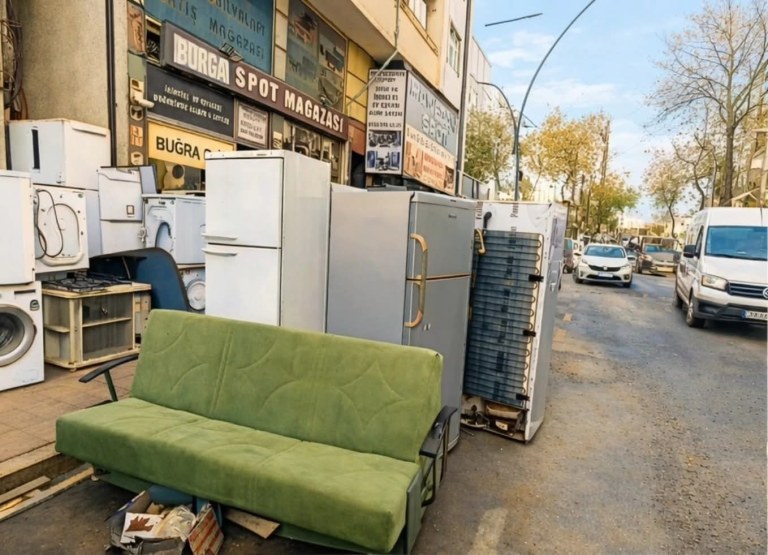 İzmit’te Kaldırım İşgallerine Son Uyarı!