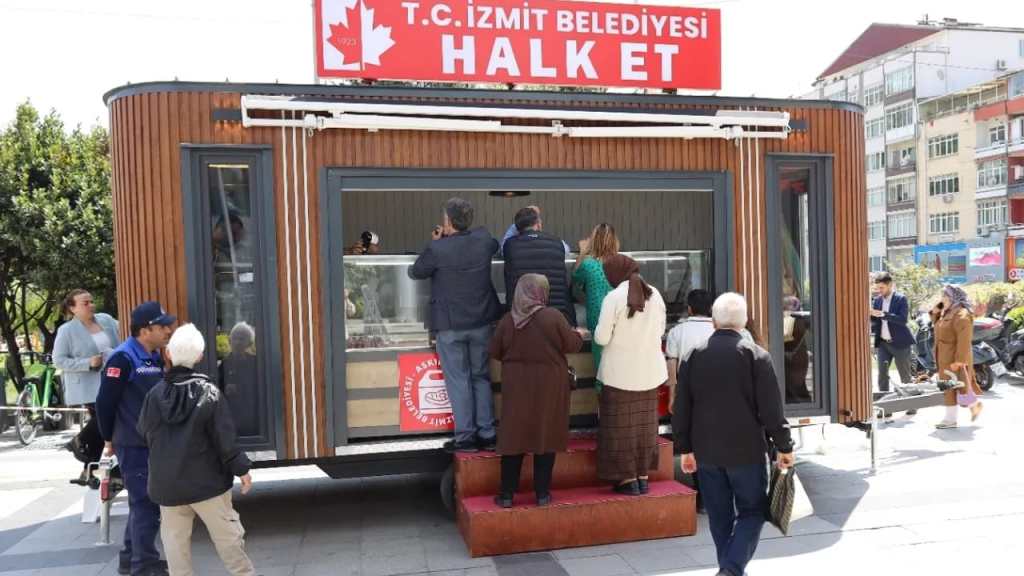 Kuruçeşme’de Halk Et Mobil Aracı Hizmeti!