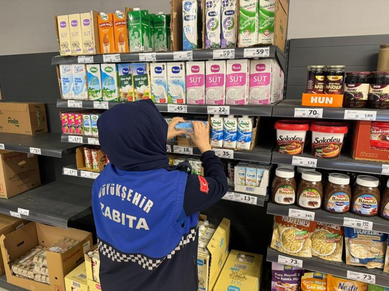 Kocaeli’de Tarihi Geçmiş Ürünlere İmha!