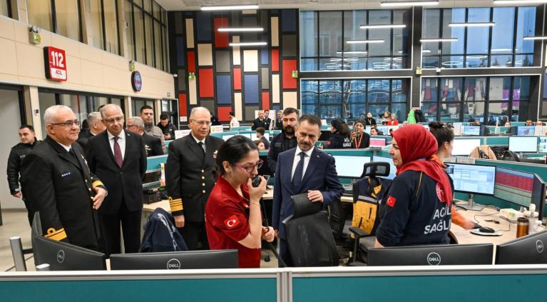 Vali İlhami Aktaş, 112 Acil Çağrı Merkezinde!