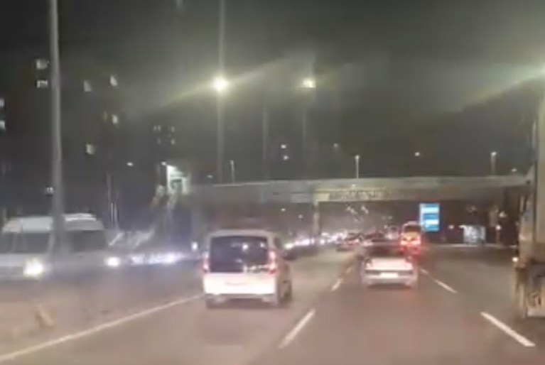 İzmit-Derince D-100 Karayolu’nda Aydınlatma Arızası!