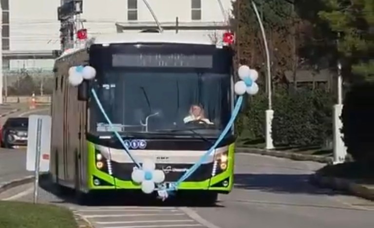 Kocaeli’de Kadın Şoför Sosyal Medyada Gündem Oldu!