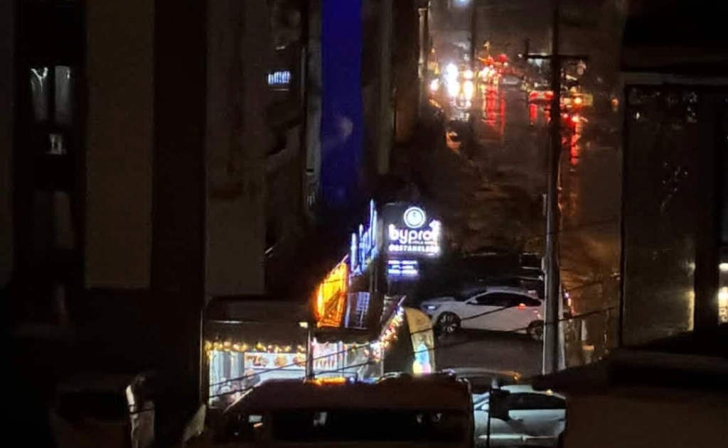 Gölcük’te Şimşek Korkuttu!