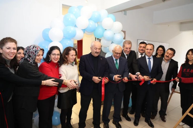Gebze’de Başkan ve Kaymakamdan Okullara Ziyaret!