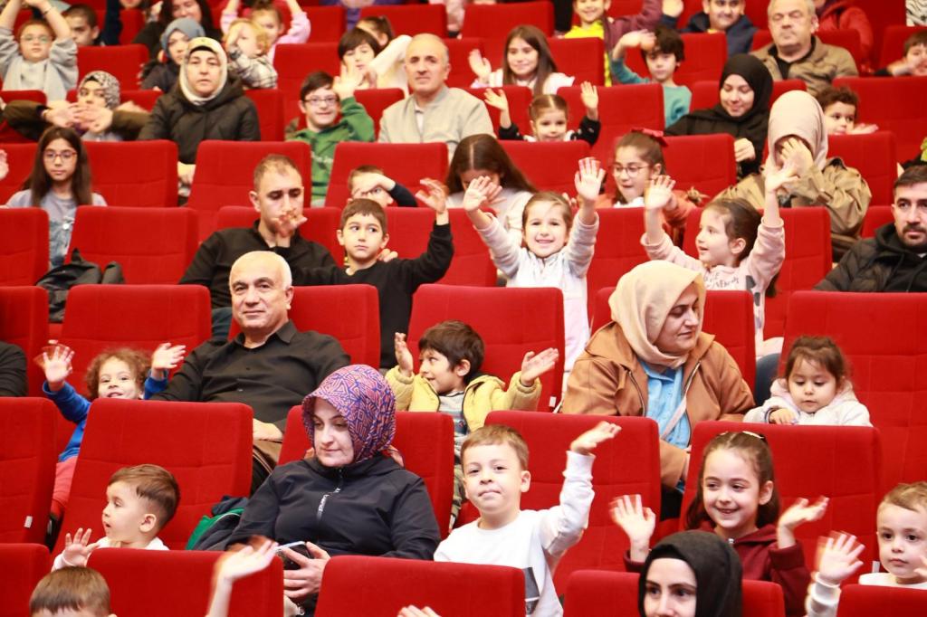 Gebze’de Minik Sinemaseverlere Sürpriz!