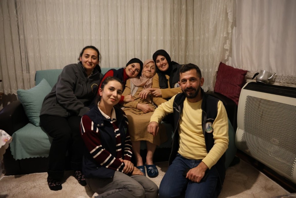 Kartepe’de Kandil Bereketi Evlerde!