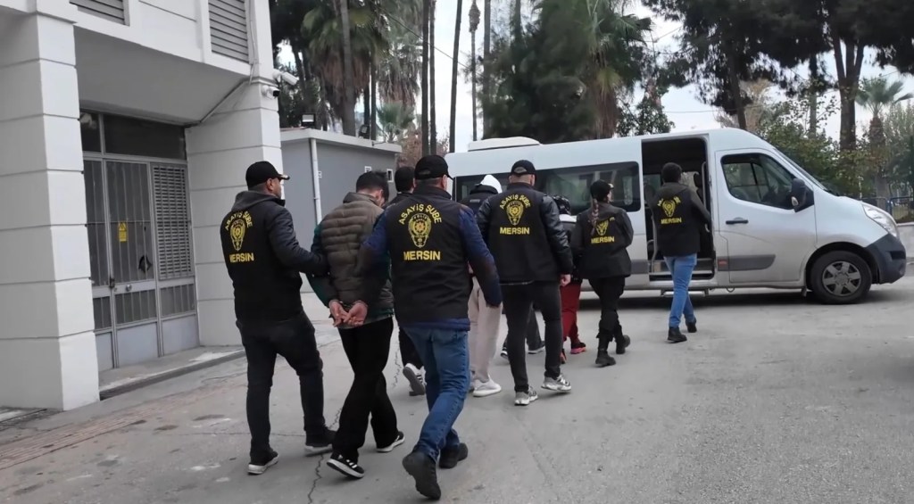 Mersin'de Fuhuş Şebekesine Operasyon: 3 Tutuklama