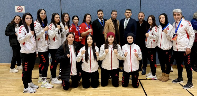 Milli Boksörler Avrupa'dan 12 Madalya ile Döndü