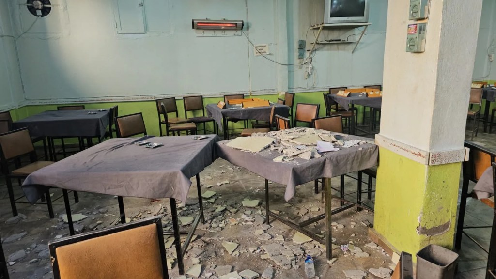 Kıraathanede Tavan Çöktü: İki Kişi Yaralandı