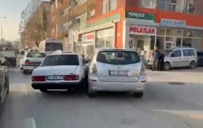 Ehliyetsiz Sürücü Drift Yaparken Yakalandı