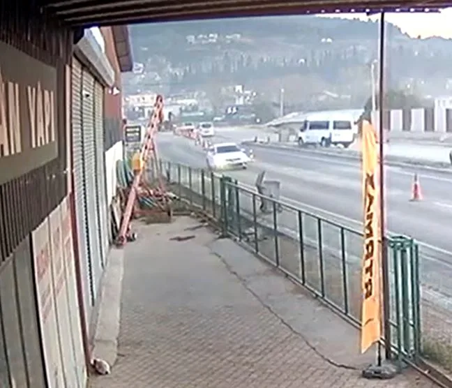Elektrikli Motosiklet Kazasında Sürücü Yaralandı