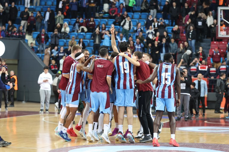Trabzonspor Fenerbahçe Beko'yu Farklı Geçti