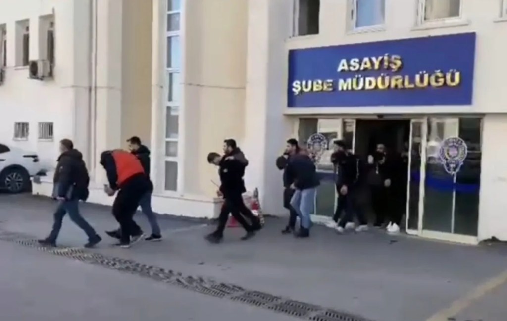 Ankara Merkezli Operasyonda 25 Şüpheli Tutuklandı