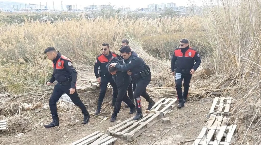 İskenderun'da Aranan Hükümlü Sazlıkta Yakalandı