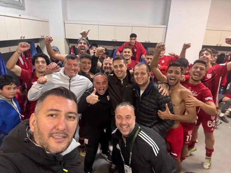 Ayvalıkgücü Play-Off Hattına Girdi