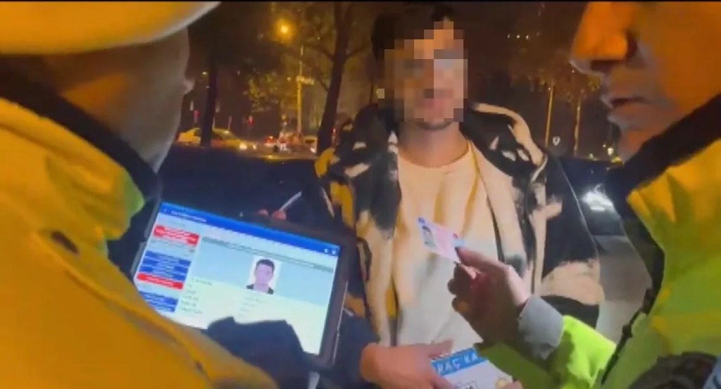 Ehliyetsiz Sürücü Arkadaşının Kimliğini Kullandı