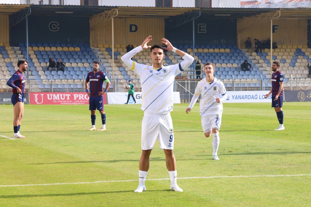 Menemen FK Play-Off Yarışında Umutlu