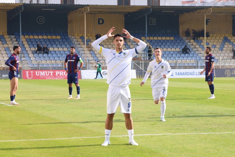 Menemen FK Play-Off Yarışında Umutlu