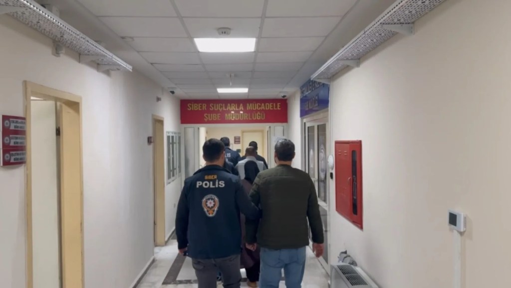 Osmaniye Merkezli Operasyonla Dolandırıcılık Çetesi Çökertildi
