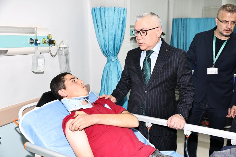 Sivas'ta Öğrenci Servisi Kazası: 15 Yaralı Var
