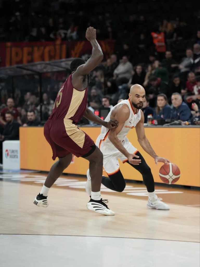 Galatasaray Evinde Trabzonspor'a Yenildi