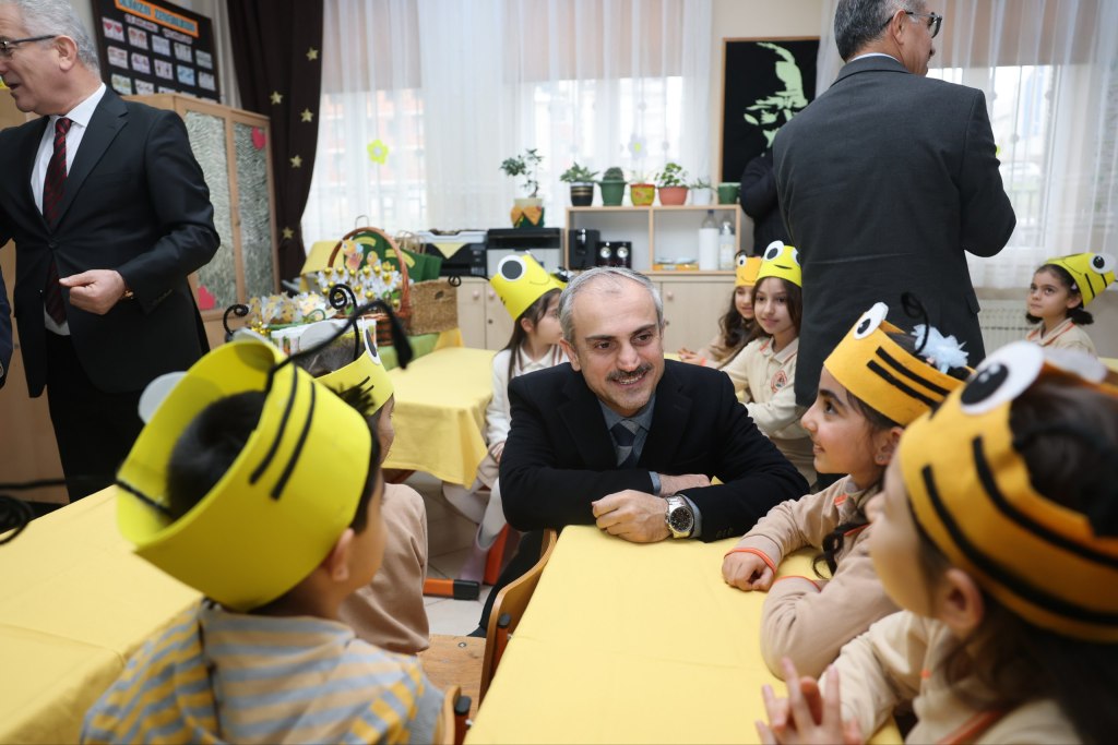 Çayırova’da Öğrenciler Karne Heyecanı Yaşadı!