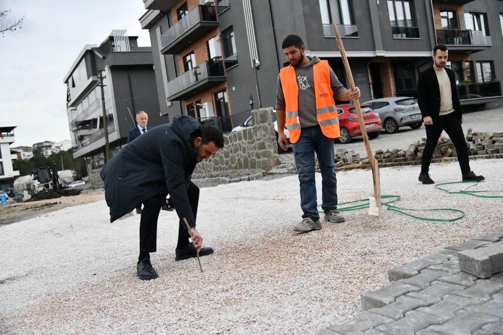 Başkan Özlü, Başiskele’de Üstyapı Çalışmalarını İnceledi!