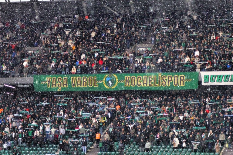 Kocaelispor Maçı Sonrası Tribün Gerginliği!