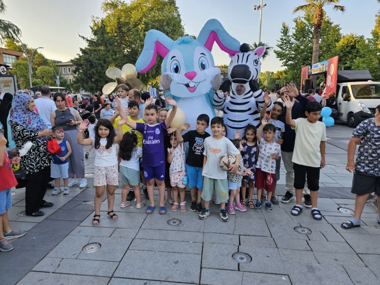 Gölcük’te Çocuklar İçin Çifte Şenlik!