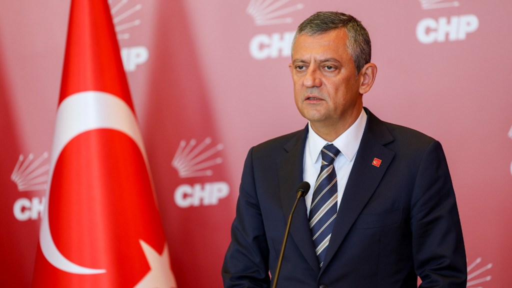 Özgür Özel’den Emekli Zammı Tepkisi!