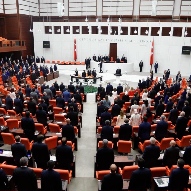 AKP’den Emekli Maaşı İçin Yeni Teklif!